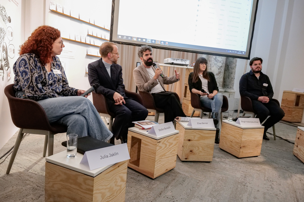 Panel discussion at ZU(ge)HÖREN conference
